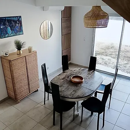 New 4 House Ac 300 M From The 100 M From The Market Ferienhaus
