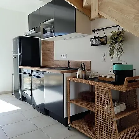 New 4 House Ac 300 M From The 100 M From The Market *