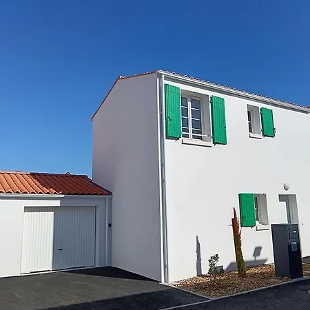 New 4 House Ac 300 M From The 100 M From The Market