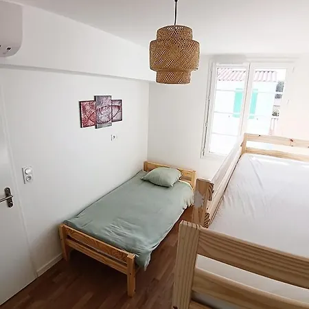 New 4 House Ac 300 M From The 100 M From The Market Ferienhaus La Brée-les-Bains