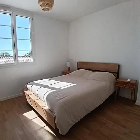 New 4 House Ac 300 M From The 100 M From The Market Ferienhaus *