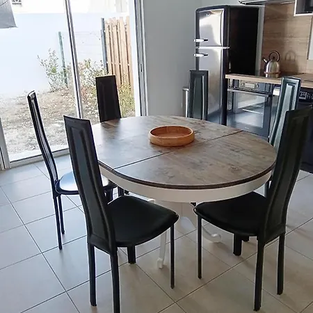 Ferienhaus New 4 House Ac 300 M From The 100 M From The Market