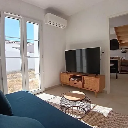 New 4 House Ac 300 M From The 100 M From The Market