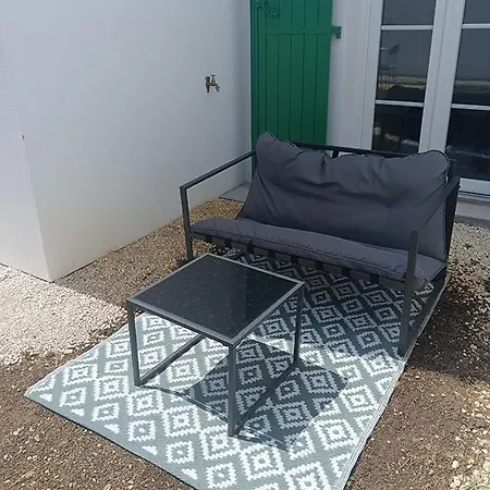 New 4 House Ac 300 M From The 100 M From The Market *