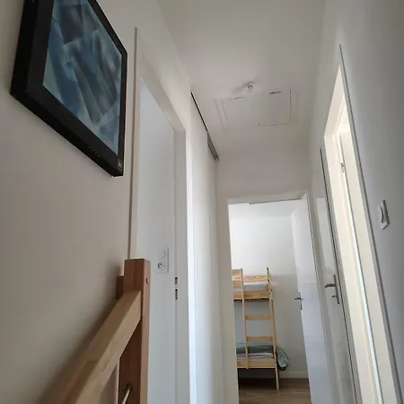 New 4 House Ac 300 M From The 100 M From The Market Ferienhaus *